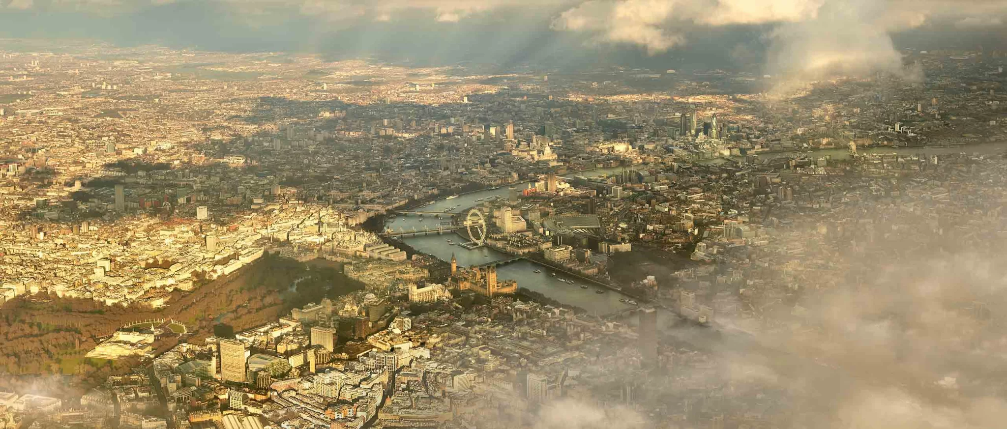 Digital Photo-Composing Retouching London City Luftaufnahme Banks Thames Retusche Digitale Bildbearbeitung Photo-Composing High-End Foto-Retouching 2021 Graphic Design Beschriftungstechnik Corporate Design Grafik Design Corporate Identity Logo Brand Kreation Firmendrucksachen Briefschaften Schriftzug Fotografie Webdesign Online-Shop Homepage Video-Erstellung Motion-Design Movie-Editing ShowMyProject Digital Agentur Basel